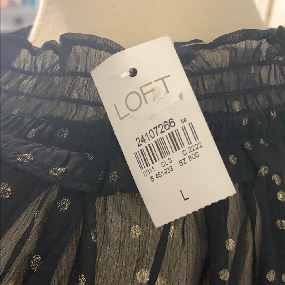 *NWT* Sheer Top- LOFT - Picture 3 of 6